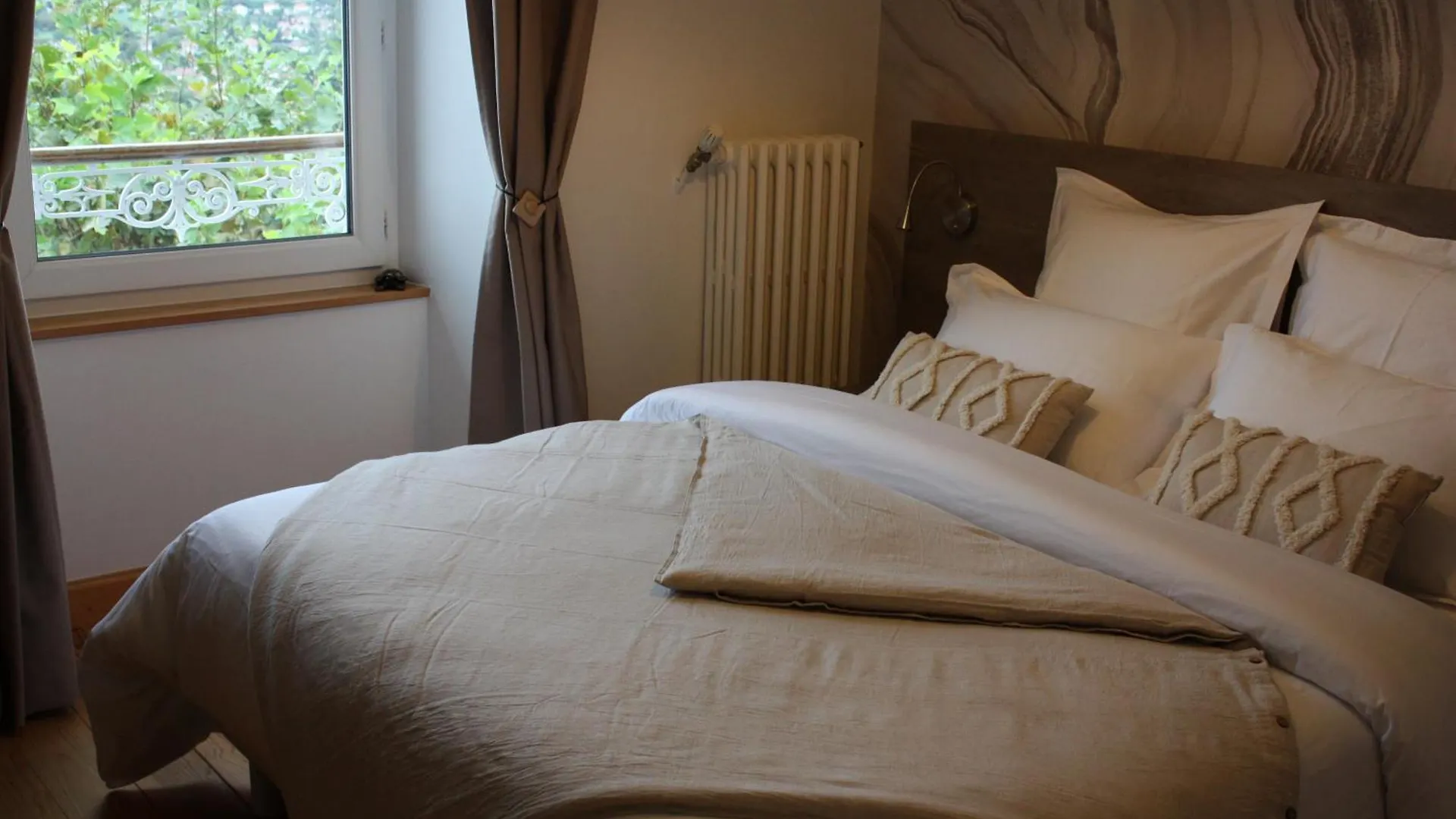 Hotel L'Escale De Beauregard à Coublevie 0*,  France
